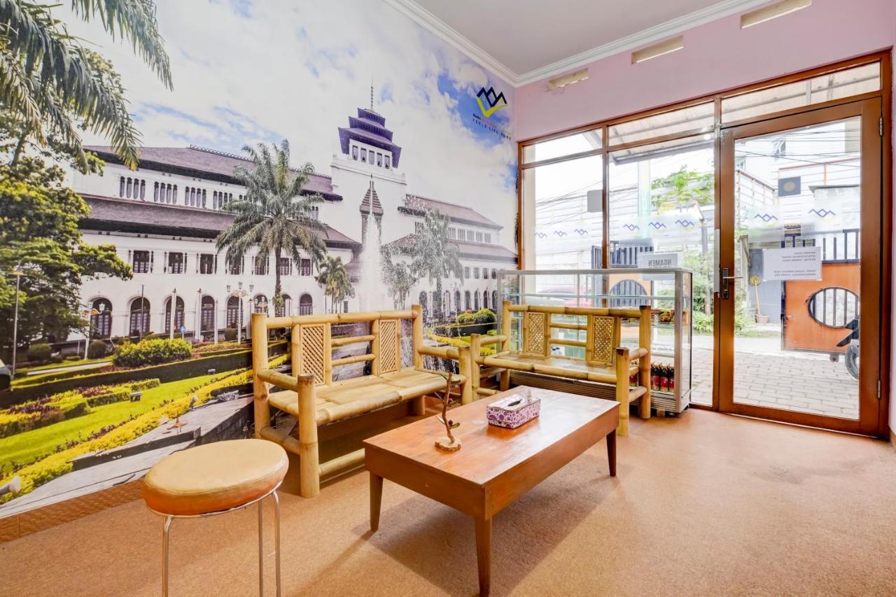 Radio Backpacker Guesthouse Syariah Bandung Ngoại thất bức ảnh