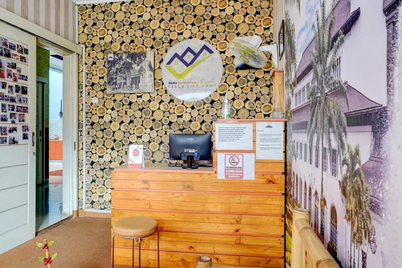 Radio Backpacker Guesthouse Syariah Bandung Ngoại thất bức ảnh