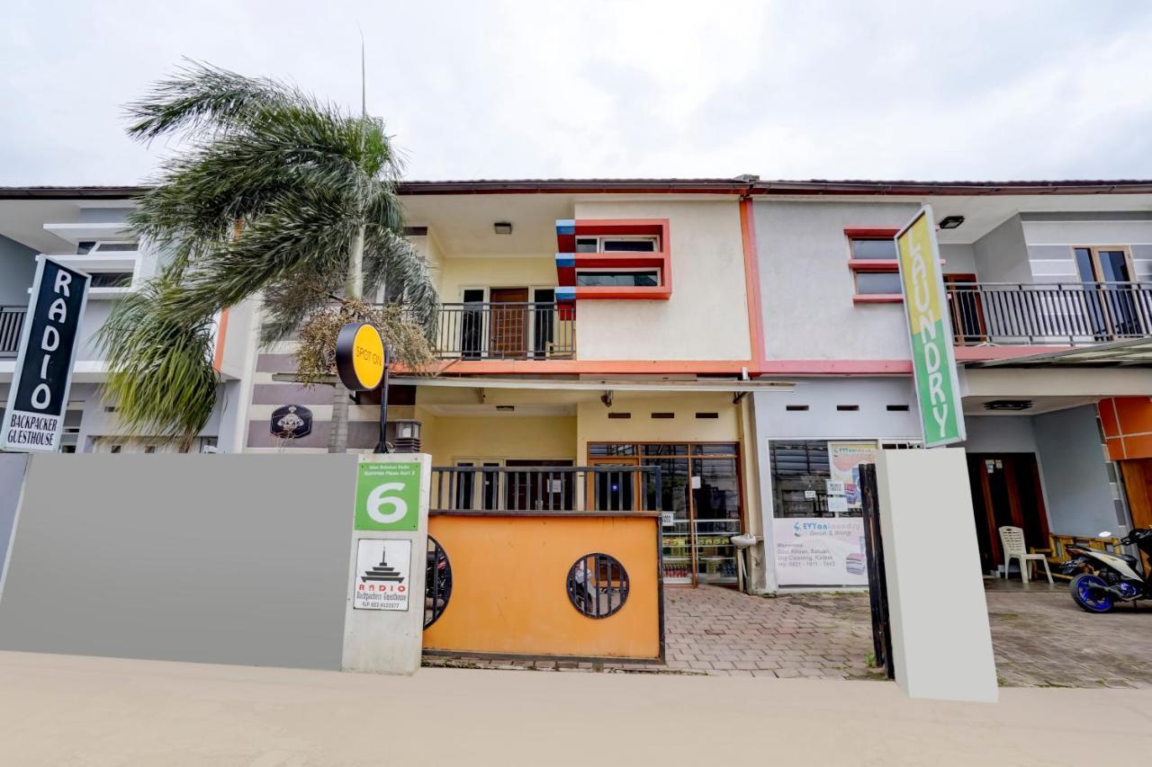 Radio Backpacker Guesthouse Syariah Bandung Ngoại thất bức ảnh
