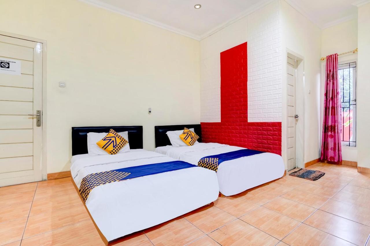 Radio Backpacker Guesthouse Syariah Bandung Ngoại thất bức ảnh