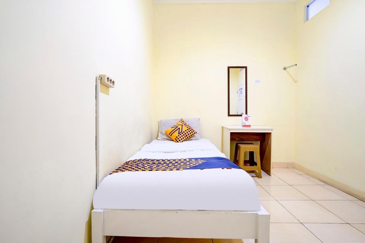 Radio Backpacker Guesthouse Syariah Bandung Ngoại thất bức ảnh