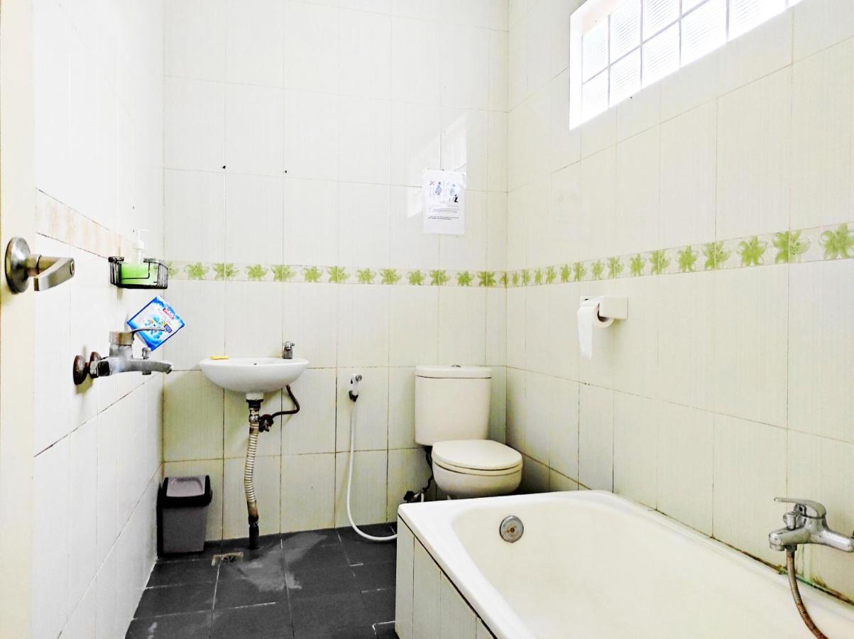 Radio Backpacker Guesthouse Syariah Bandung Ngoại thất bức ảnh