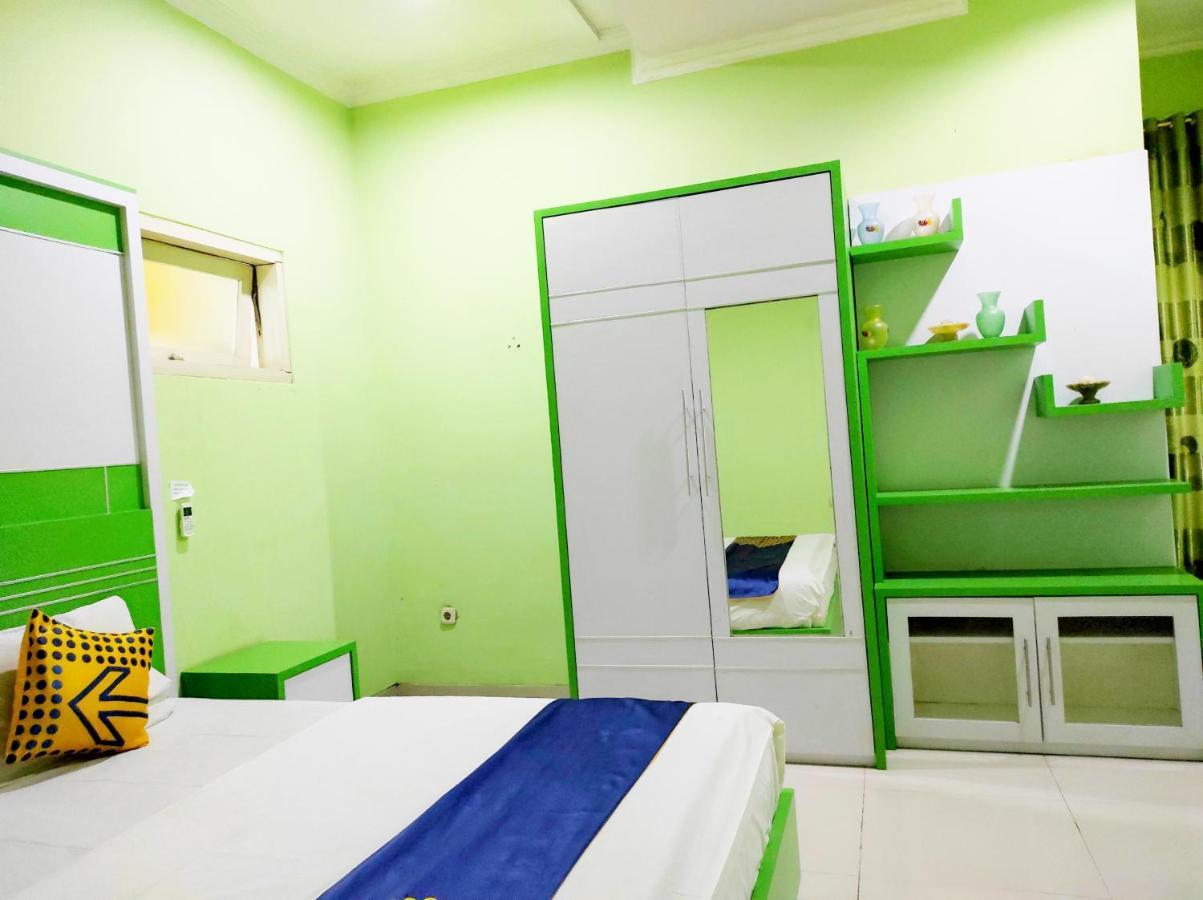 Radio Backpacker Guesthouse Syariah Bandung Ngoại thất bức ảnh